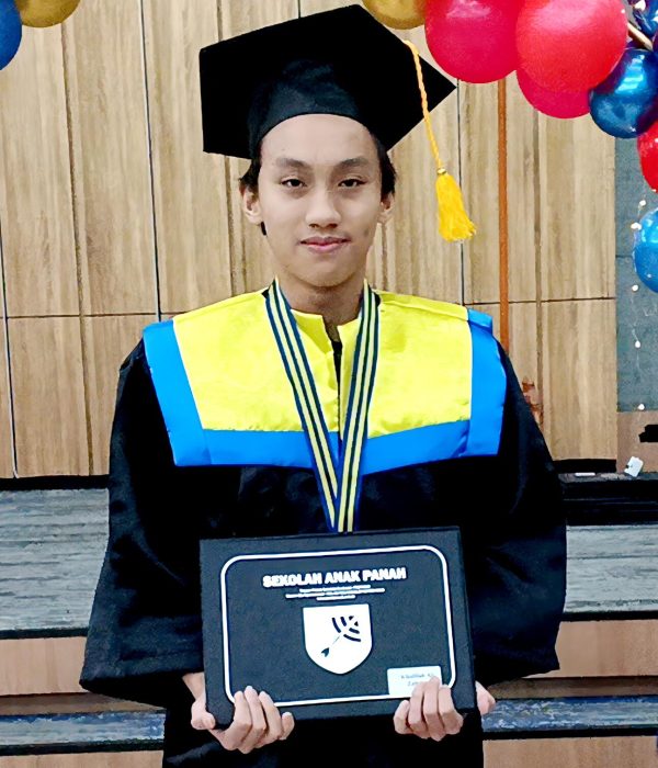 Khalifah Al Zahra Ilmu Gizi IPB.jpg_waifu2x_photo_noise3_scale